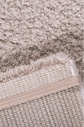MF LOFT beige-beige 15237 Дуже м'який шовковистий килим з поліестрової нитки з високим ворсом.Пiдiйде в спальню і вітальню. 322х483