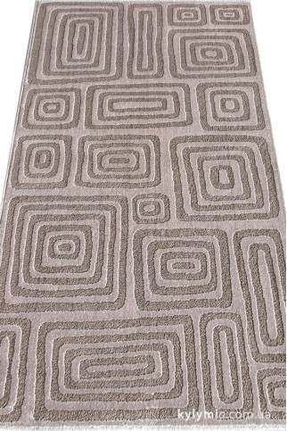 SOFIA 41012 19031 Очень мягкие ковры благодаря полиэстеру. Ворс 11 мм, вес 2,45 кг/м2. Подойдут на пол в спальни и гостиные. Сделаны в Украине 322х483
