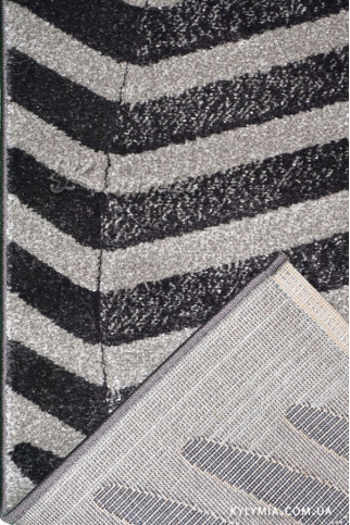 SOHO 5588 1 20186 Сучасні килими з хорошим поєднанням ціна - якість.  Ворс 13 мм, вага 2,5 кг/м2.  Зроблені в Молдові 322х483