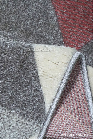 SOHO 1603 1 20226 Современные ковры с хорошим сочетанием цена - качество. Ворс 13 мм, вес 2,5 кг/м2. Сделаны в Молдове 322х483