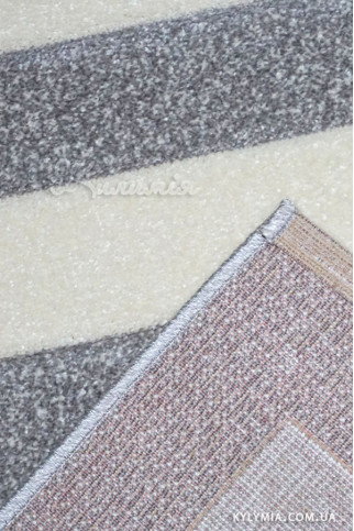 SOHO 5761 1 20255 Сучасні килими з хорошим поєднанням ціна - якість.  Ворс 13 мм, вага 2,5 кг/м2.  Зроблені в Молдові 322х483