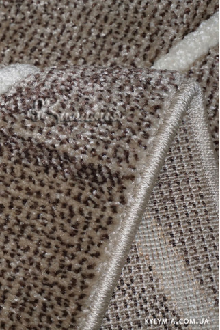 SOHO 5637 1 20273 Современные ковры с хорошим сочетанием цена - качество. Ворс 13 мм, вес 2,5 кг/м2. Сделаны в Молдове 322х483