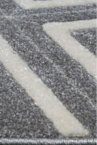 SOHO 1948 1 20325 Сучасні килими з хорошим поєднанням ціна - якість.  Ворс 13 мм, вага 2,5 кг/м2.  Зроблені в Молдові 322х483