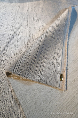 IKON IK09A 22833 Очень мягкие ковры Pierre Cardin (по лицензии). Ворс - акрил и эвкалиптовый шелк, хлопковая основа 322х483