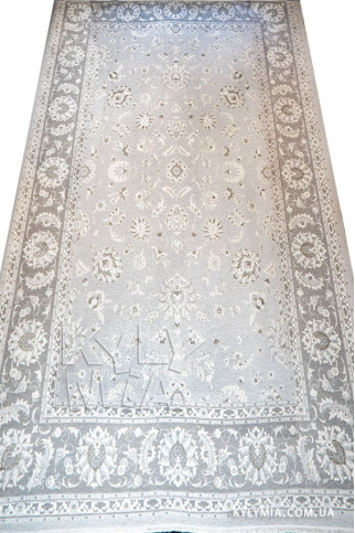 ZEN ZN07A 23083 Очень мягкие ковры Pierre Cardin (по лицензии). Ворс - акрил и эвкалиптовый шелк, хлопковая основа 322х483