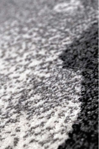 KOLIBRI 11143 21588 Сучасні килими на тканій основі, ворс середній - 9 мм, вага 2,2 кг/м2, нитка - фрiзе. У дитячу, вітальню і спальню. Зроблені в Україні 322х483