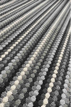 MULTI STRIPE 6927 24859 Килимова доріжка на гумовій основі. Не ковзають, не бояться вологи. Ворс 4,5 мм, висота 5,5 мм.  Зроблено в Нідерландах 242х363